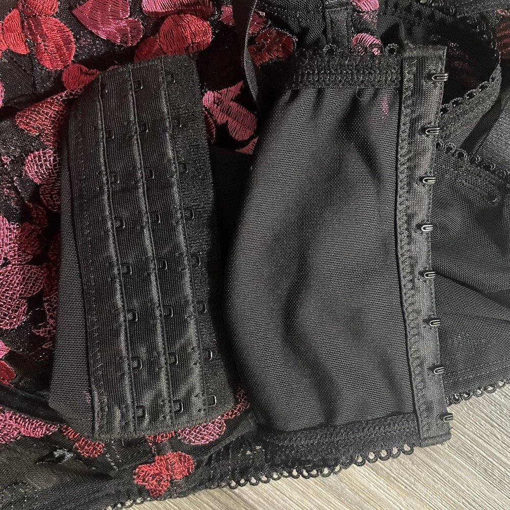 TORRID CURVE Sz 6/6X Black‎ & Pink Heart Embroidered Underwire Longline Bralette - Picture 7 of 10